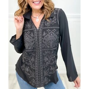 Savanna Jane NWT Black Embroidered Satin V-neck 3/4 Sleeves Tunic Blouse Size S